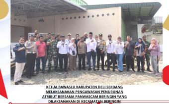 Foto Bersama Panwaslu Kecamatan ,lakukan Penertiban APK yang Melanggar